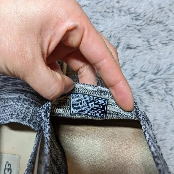 UGG Australia Sammy Slip On Shoes Gray Flats Black White Shoes Size 7.5 - Picture 9 of 9